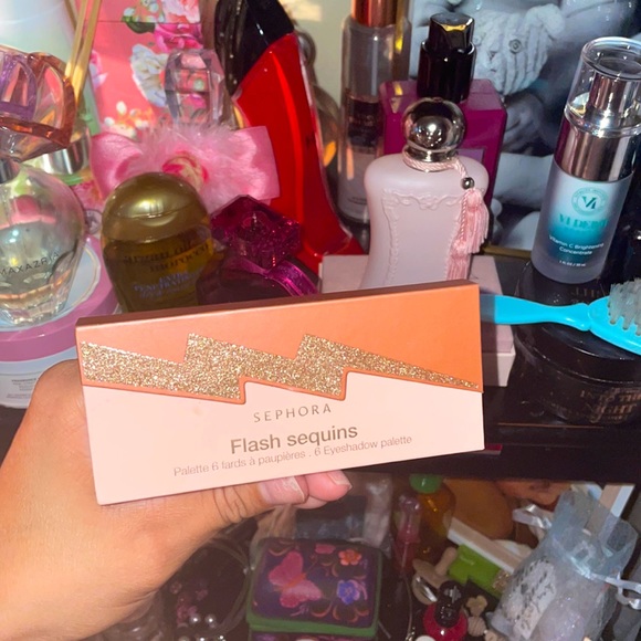 SEPHORA FLASH SEQUIN EYESHADOW - Picture 1 of 4